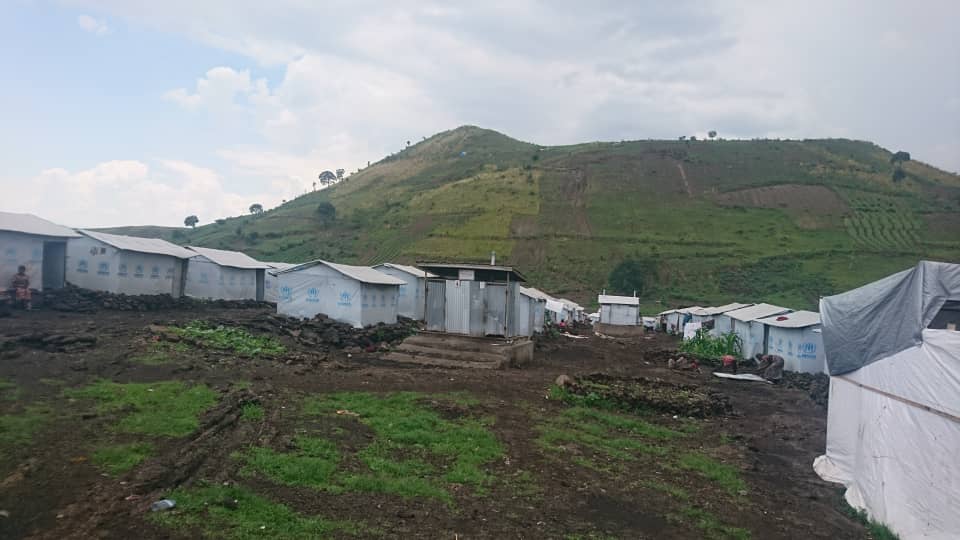 Illustration : Vue d'une partie du camp des déplacés de guerre de Mudja, en territoir de Nyiragongo. Crédit : EtienneM/Mongongo News